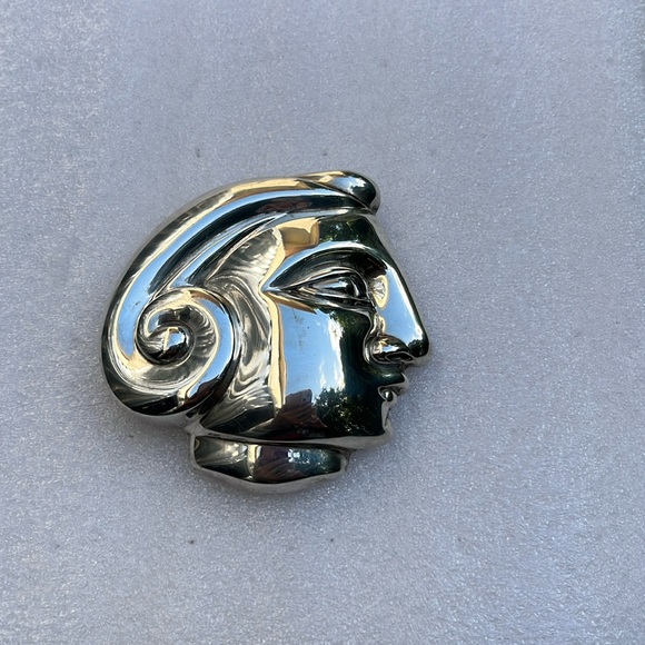 Patricia Von Musulin collectible preloved vintage silver iconic signed face Pin - Picture 9 of 16